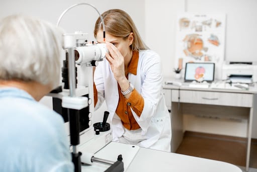 Transition into Ophthalmology: Why You'll Love Working in Healthcare
